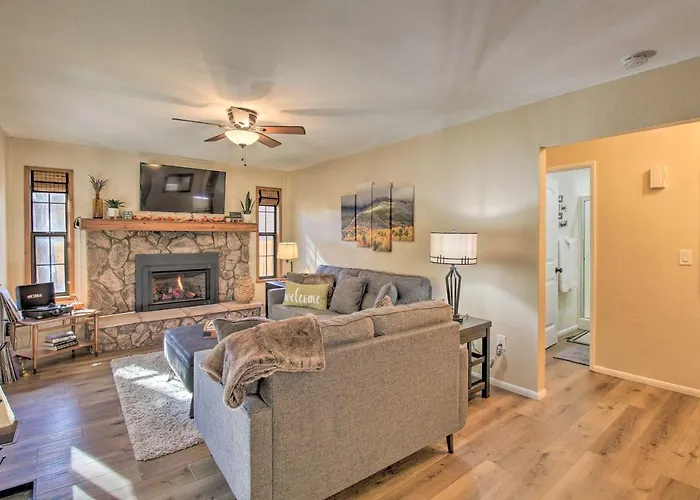Fireplace, Deck & Grill: Rental! Holiday home