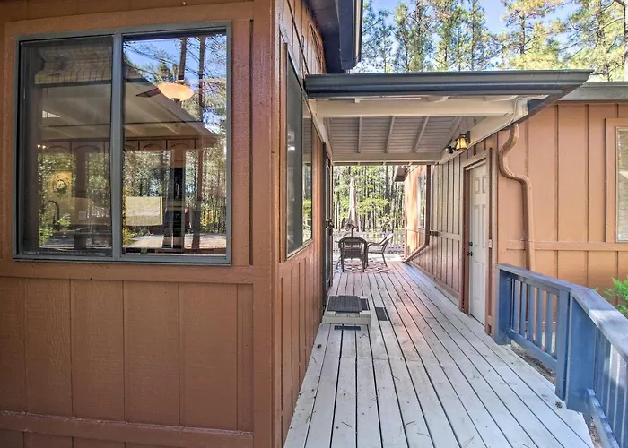 Holiday home Fireplace, Deck & Grill: Rental!